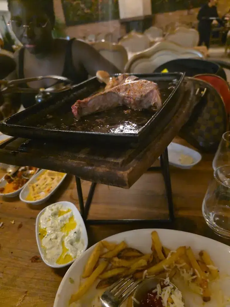 Amath Sarr_Le Colombier Steakhouse_Mitry-Mory_recensione