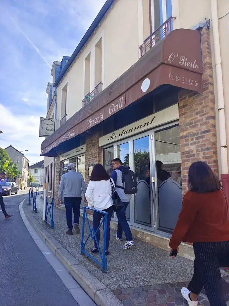 Marc Lacombe_O Resto_Mitry-Mory_review