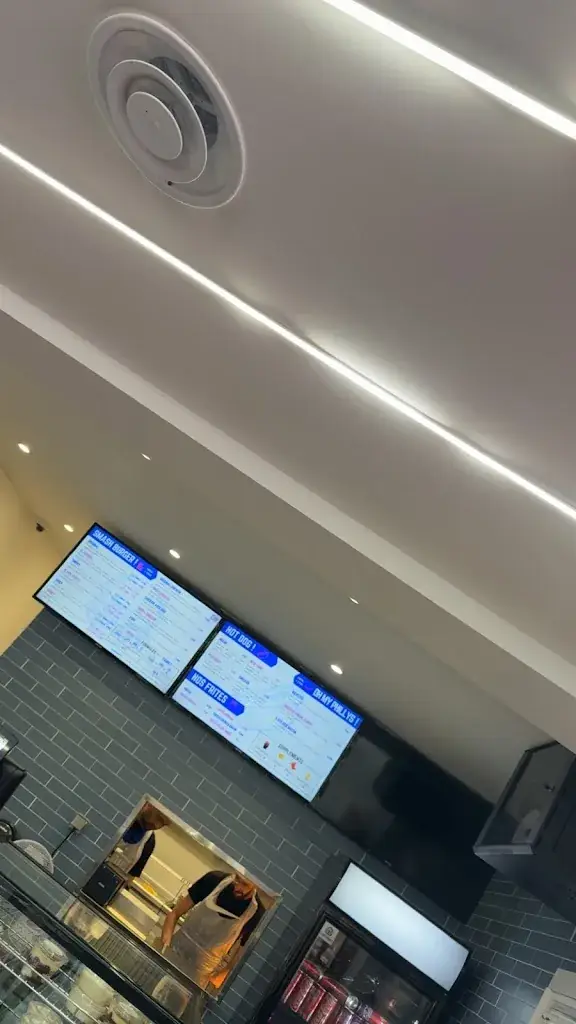 Sarbjeet Singh_Oh My Burger !_Mitry-Mory_review