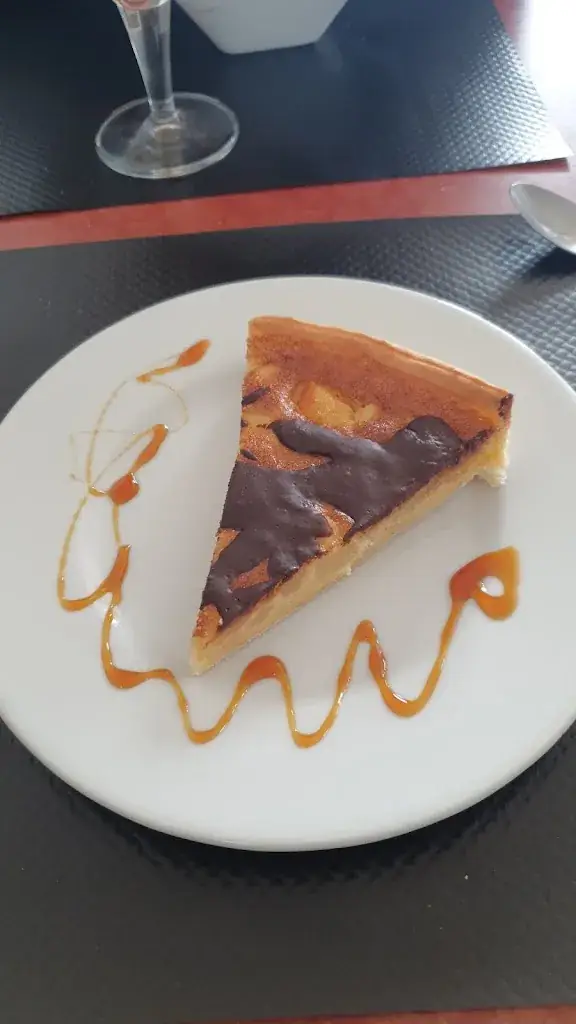 Morgane Duché_Le Pélican_Clos-Fontaine_review