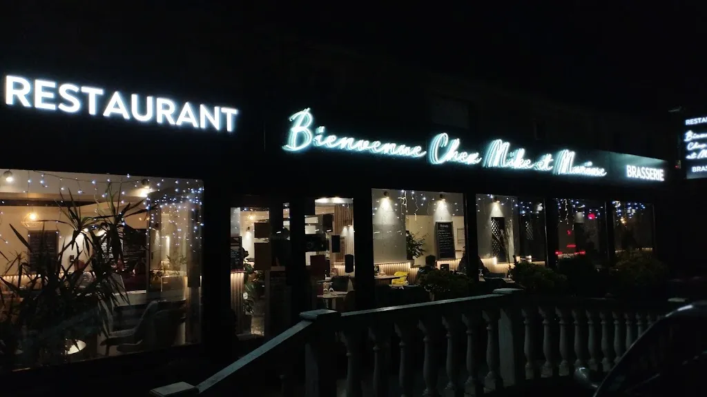 Faly AND_Bienvenue chez Mike et Marine_Nangis_review