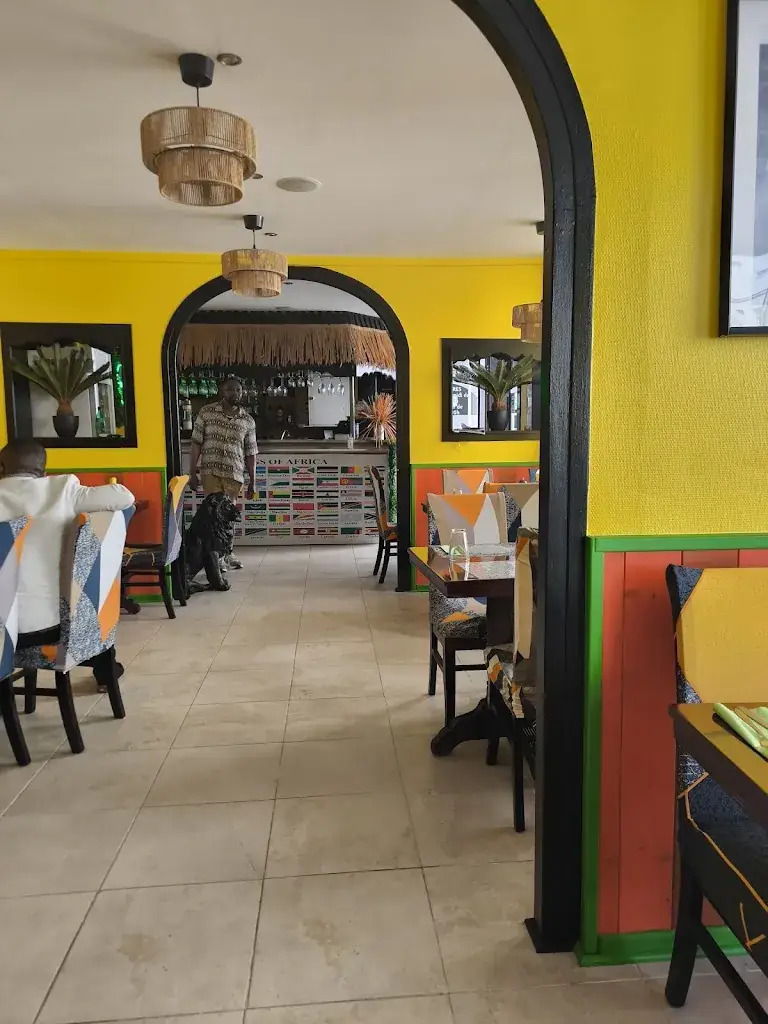 Chouchou Dan_S&J AFRICAN RESTAURANT_Nangis_review