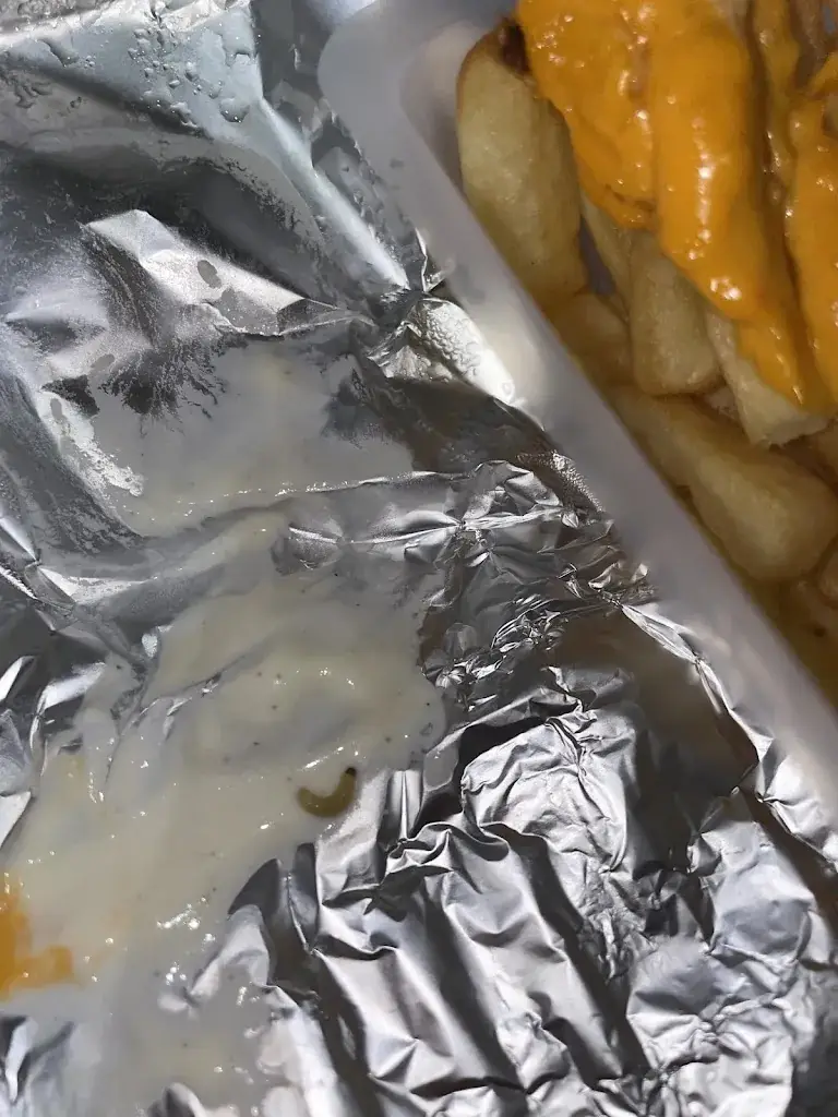 Naïma_Akdeniz_Décines-Charpieu_review