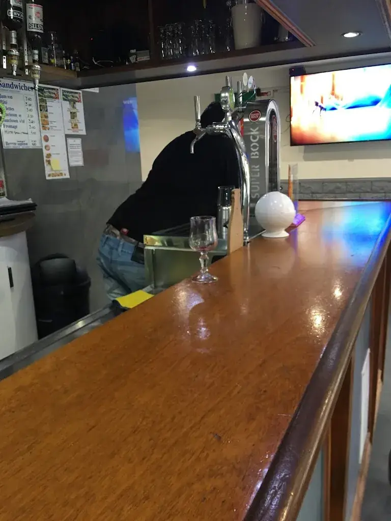 Philippe Jean MOSUR_Poulagrill_Neuilly-Plaisance_review