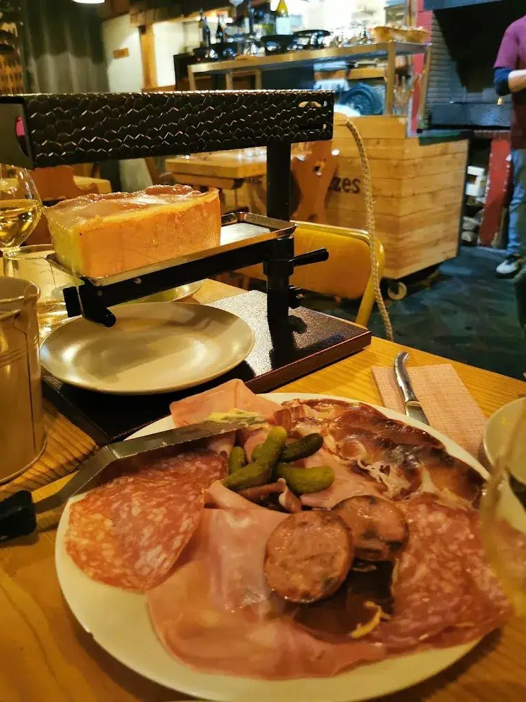 Théo Pruvost_La Ferme des Mélèzes_Noiseau_review