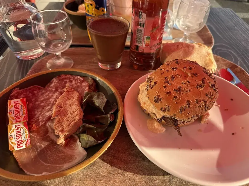 Crescendo Restaurant_Feurs_slider_image_3