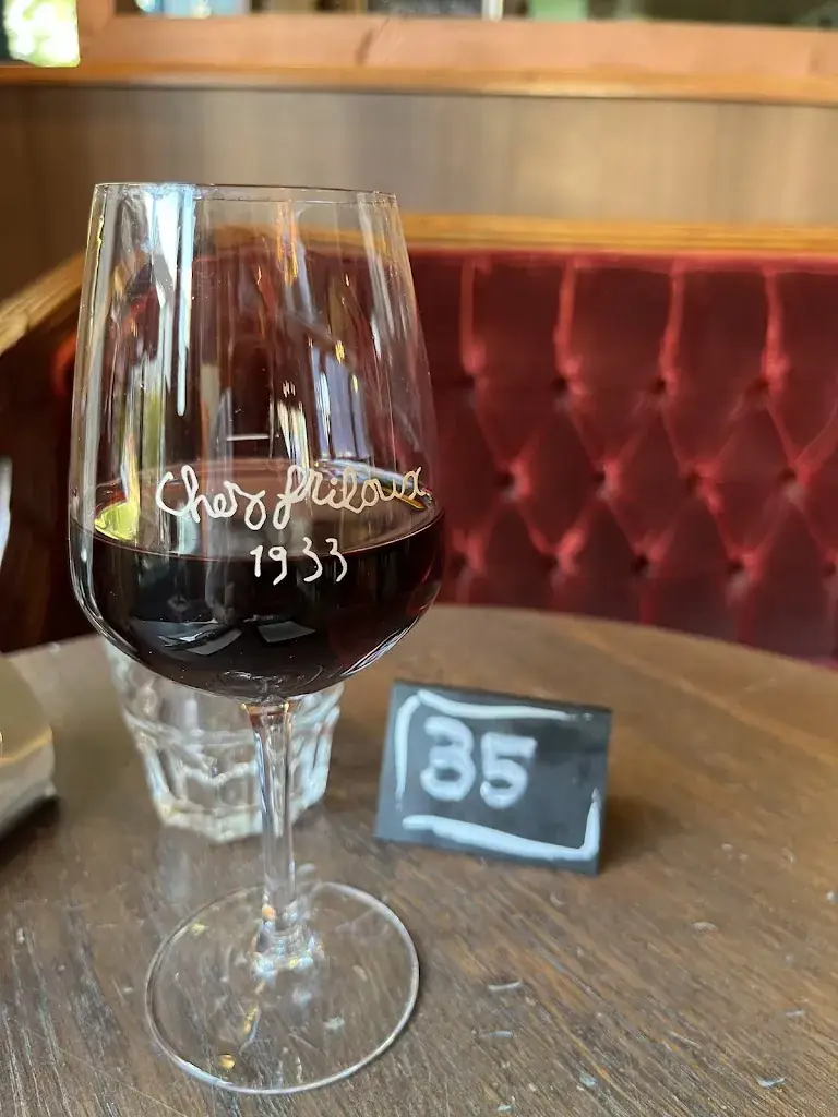 Anna L_Chez Friloux 1933_Montrouge_review