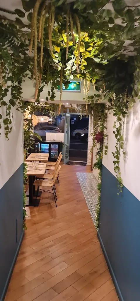 Ivan Karnik_Asian Touch_Montrouge_review