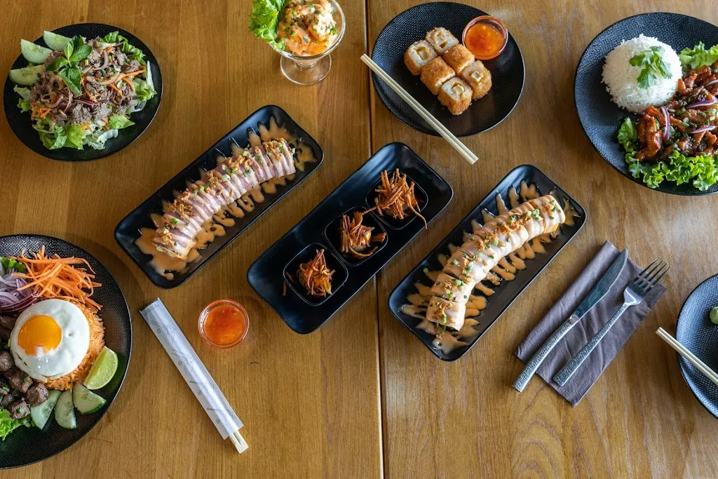 Asian Touch_Montrouge_slider_image_2