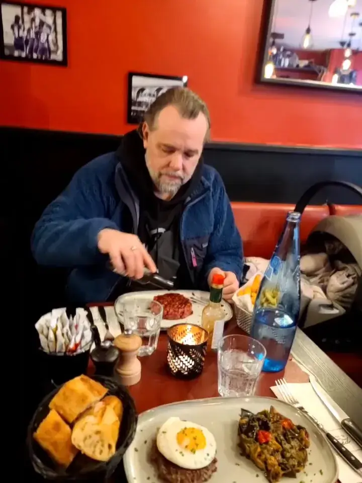 Brendan Davis_Du côté de chez Fred_Nogent-sur-Marne_review