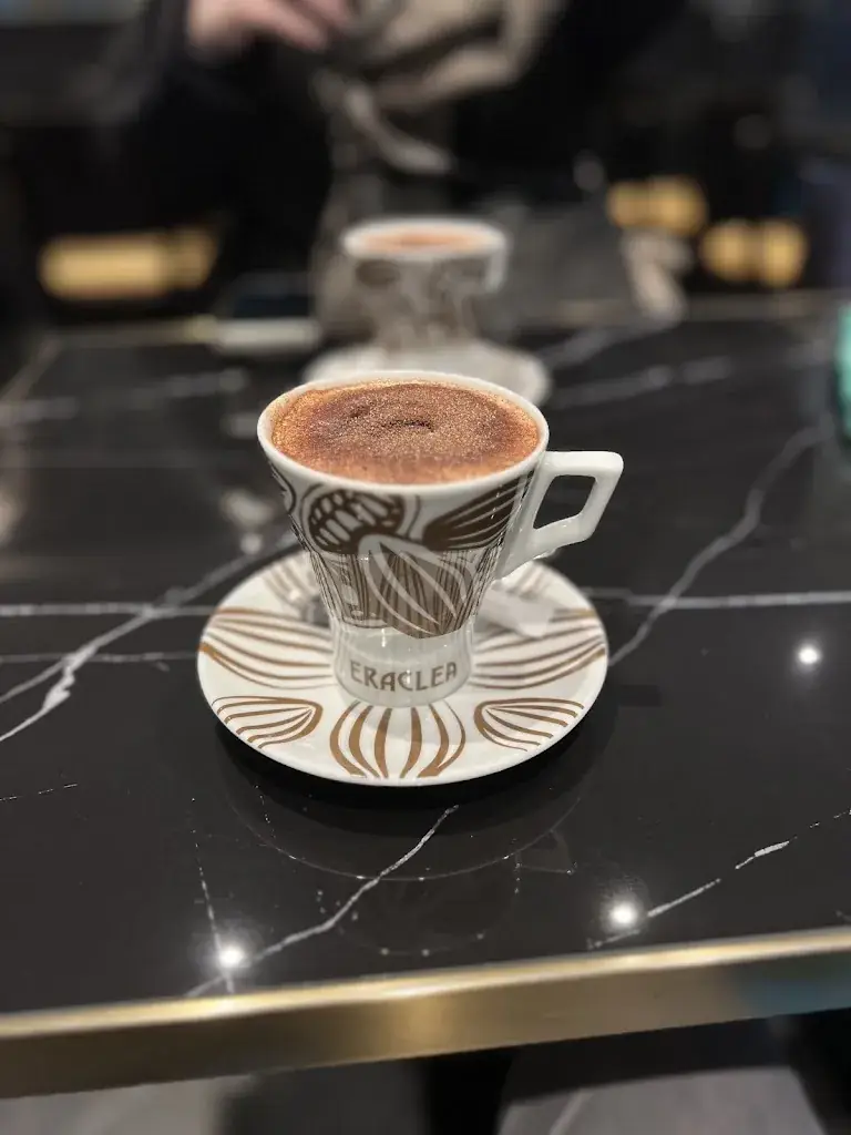 Mads Rasmussen_SQUARE_Nogent-sur-Marne_review