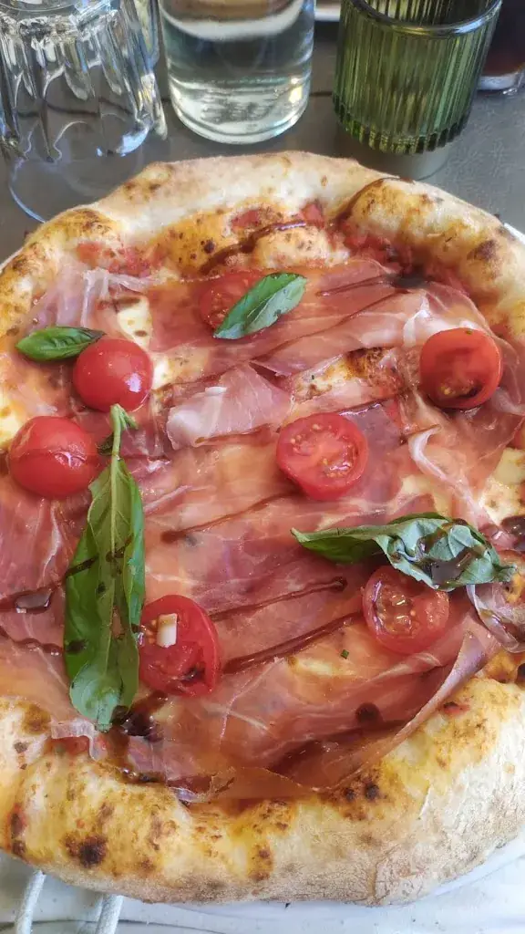 Krok maow_LE GONDI_Noisy-le-Roi_recensione