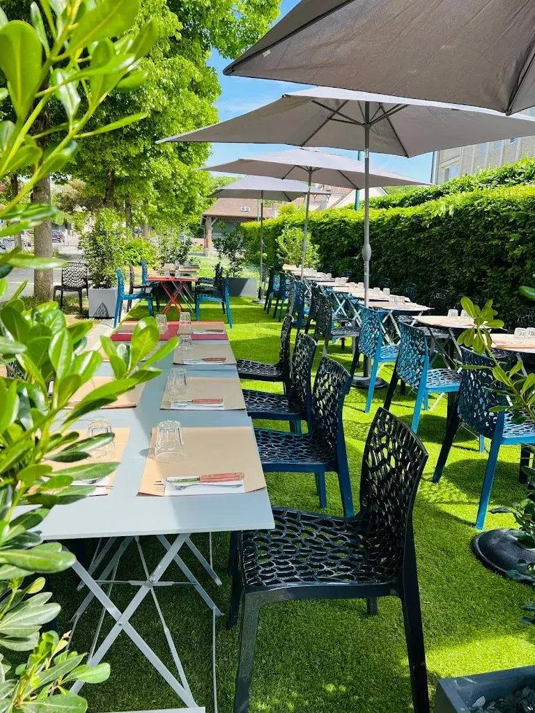 LE GONDI Restaurant in Noisy-le-Roi