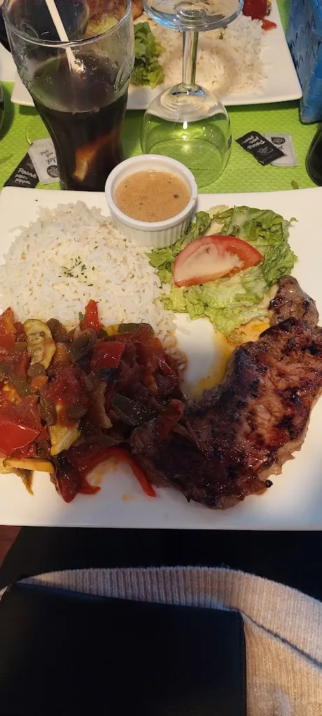 Le Noisy Brasserie_Noisy-le-Roi_slider_image_2