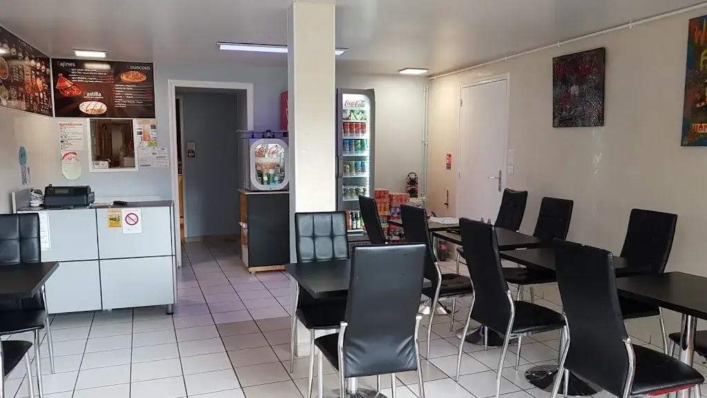 le comptoir des halles restaurant in Orgerus