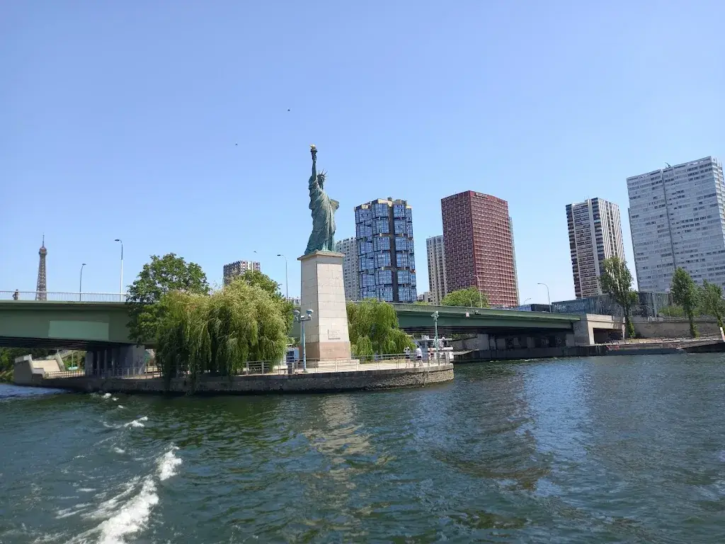 Jodie Nelson_Paris Seine_Paris_review