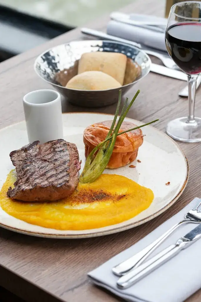 Paris Seine_Paris_slider_image_3