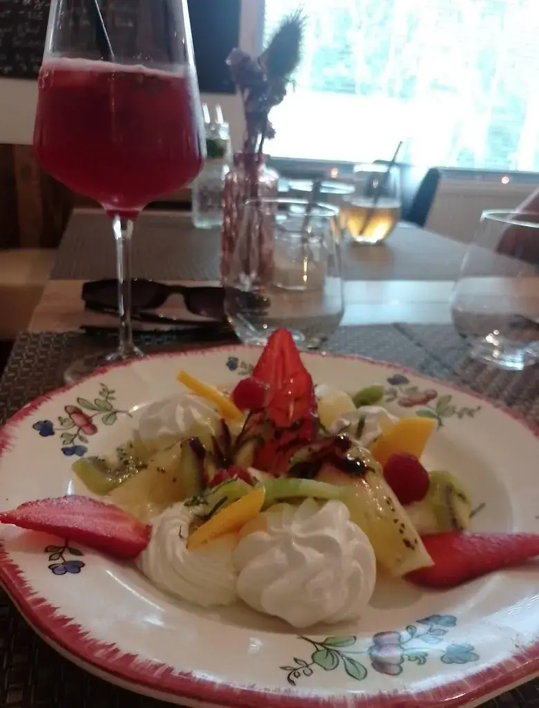 Btissam Idrissi_L’Escapade_Ormesson-sur-Marne_review