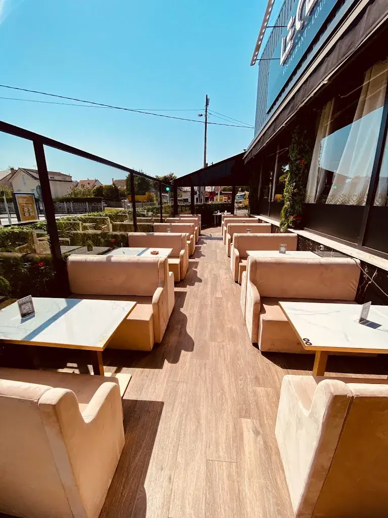 Le Cley Lounge Restaurant_Ormesson-sur-Marne_slider_image_1