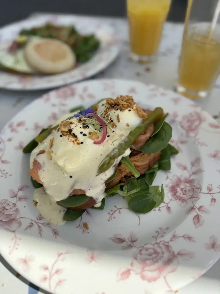 Jade Le Maître_Chez Léa_Nozay_recensione