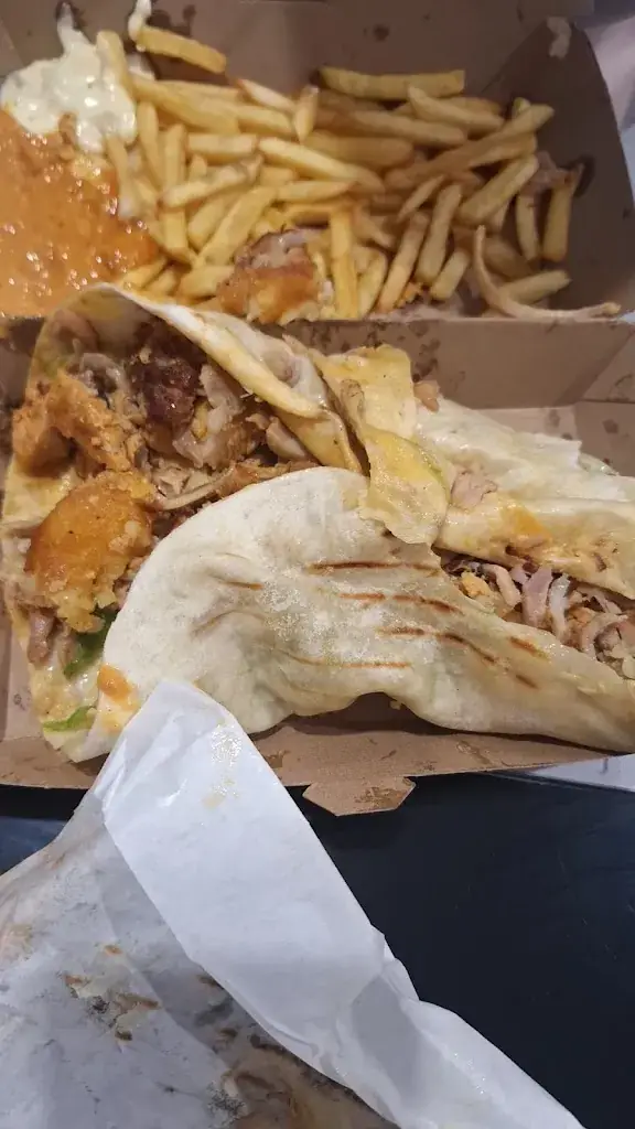 Ilias aomar_Smiley Kebab_Nozay_review