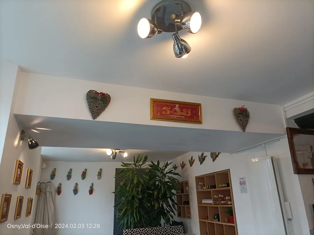 Rojana Thai Cuisine restaurant in Osny