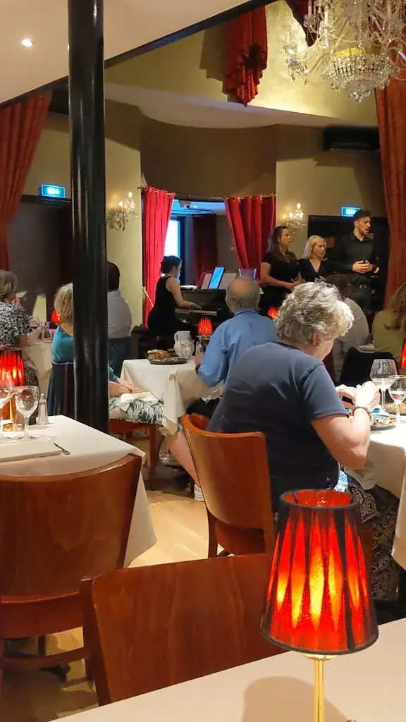 Bel Canto_Neuilly-sur-Seine_slider_image_2