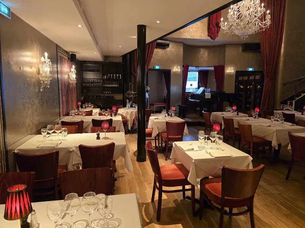 Bel Canto_Neuilly-sur-Seine_slider_image_3