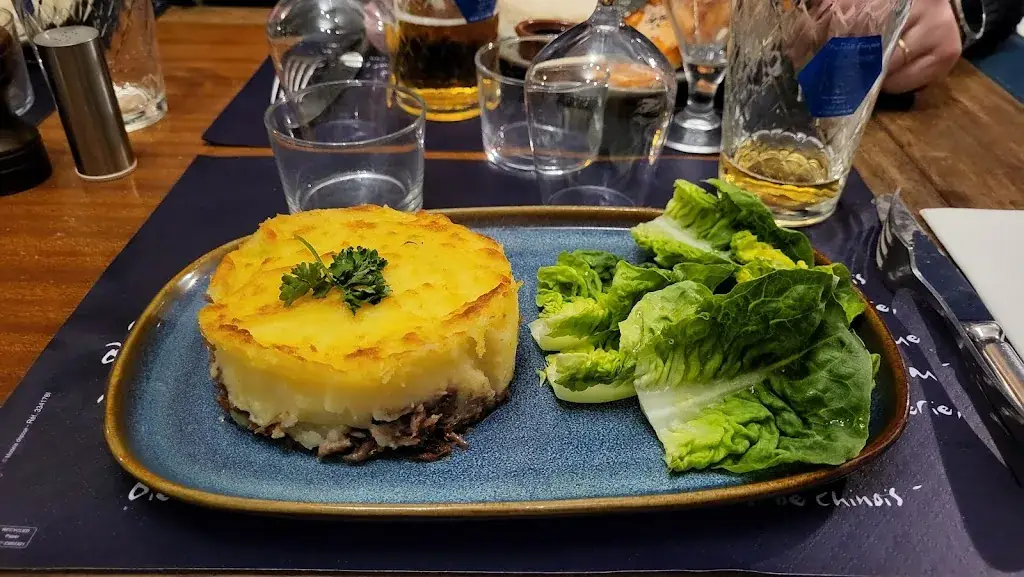 Jan-Peter Beekman_Les Pieds dans l'Eau_Neuilly-sur-Seine_review