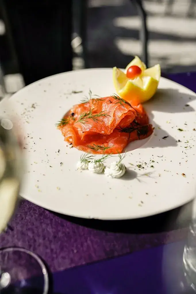 Les Pieds dans l'Eau_Neuilly-sur-Seine_slider_image_2