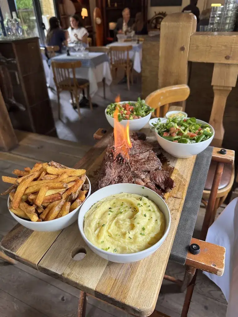 Les Pieds dans l'Eau_Neuilly-sur-Seine_slider_image_3