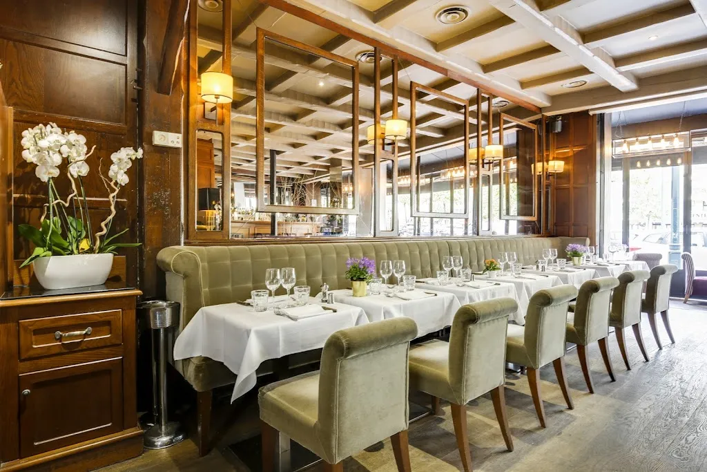 Le Village à Neuilly Restaurant in Neuilly-sur-Seine