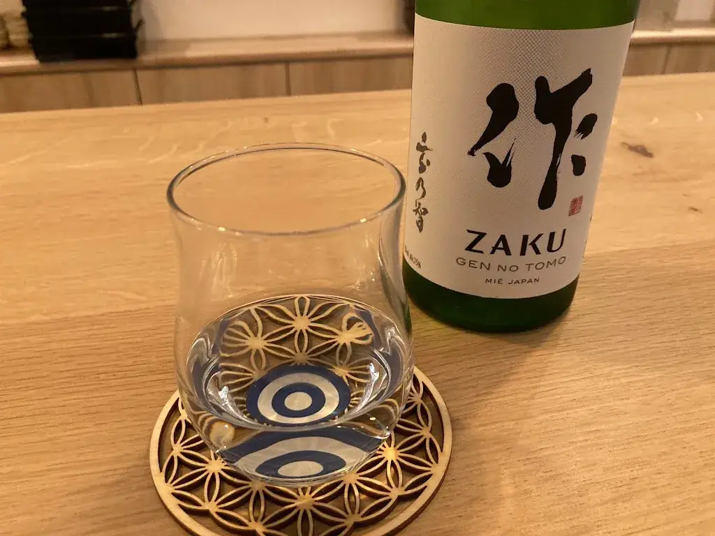 YUSHIN_Neuilly-sur-Seine_slider_image_3