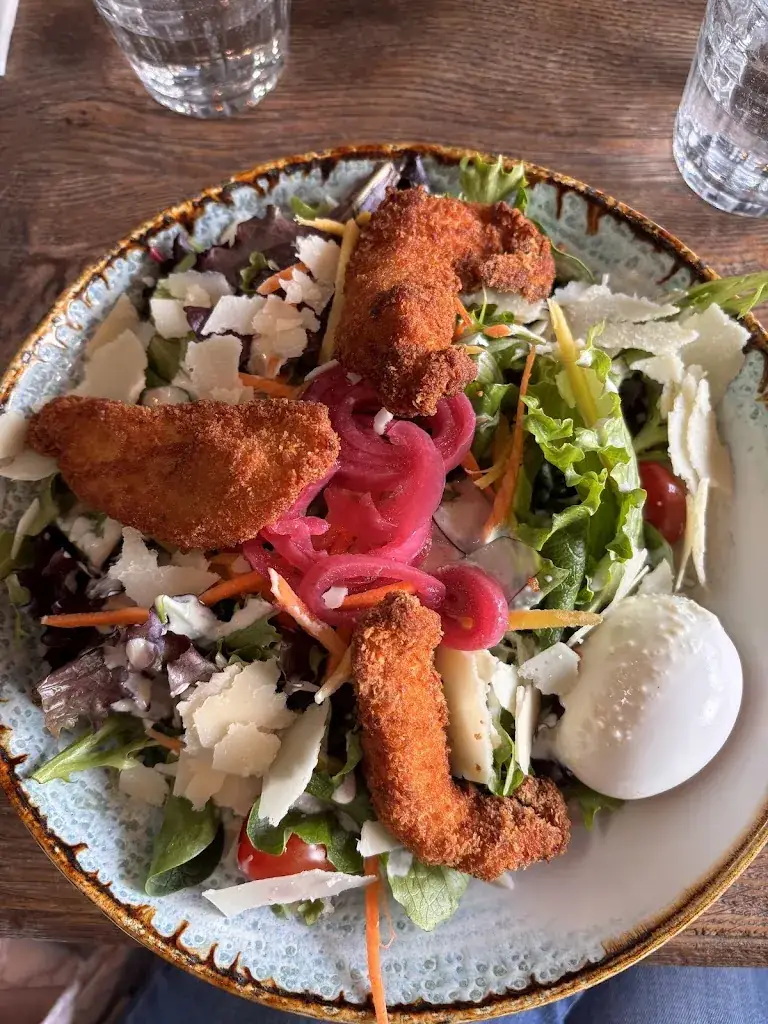 Suzana Camargo_Gustave_Neuilly-sur-Seine_review