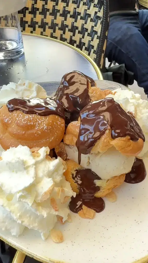 Gustave_Neuilly-sur-Seine_slider_image_2