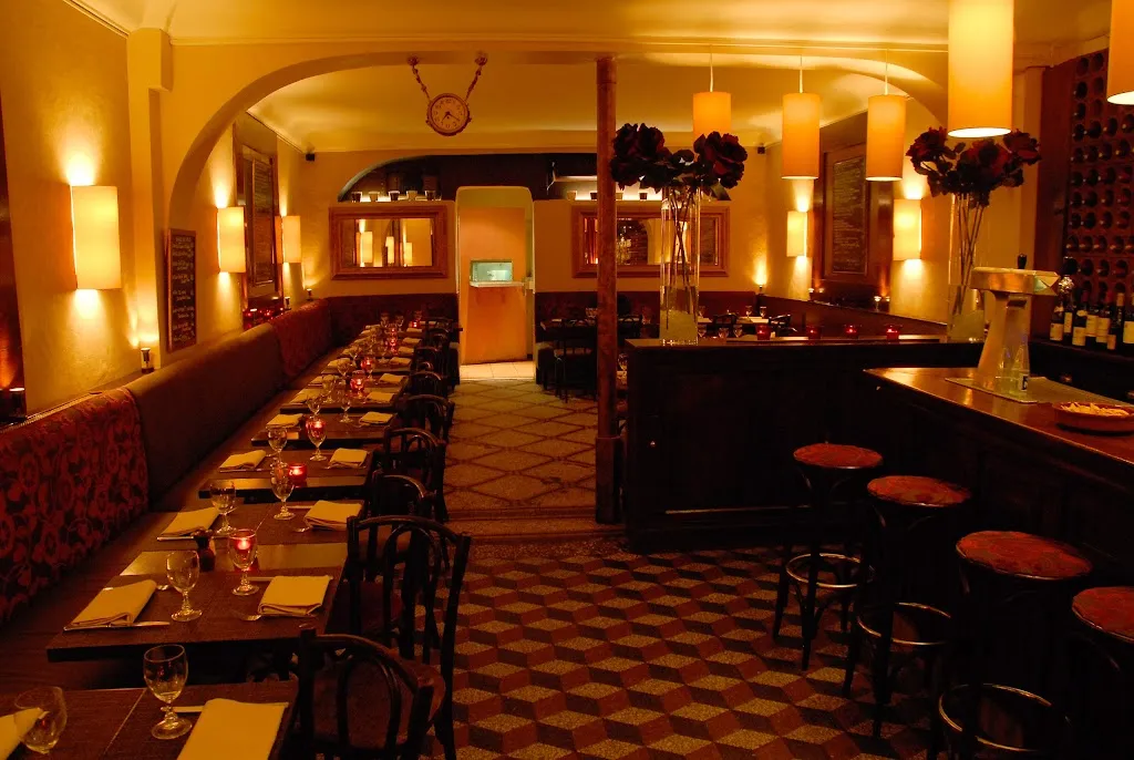 L'Adresse restaurant in Neuilly-sur-Seine