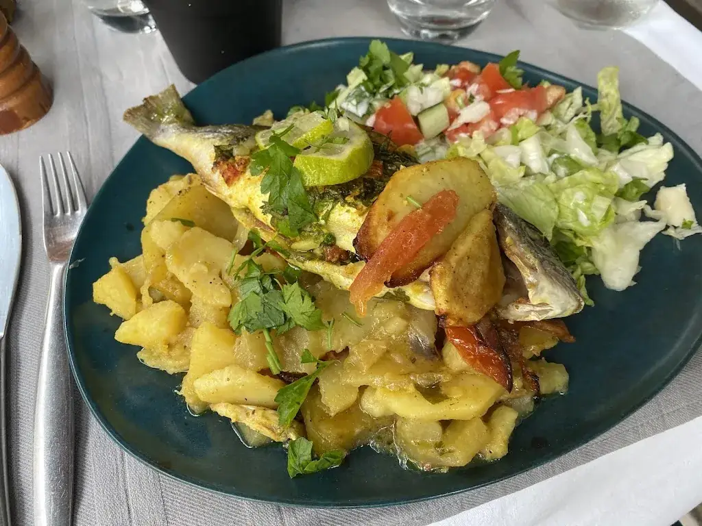 Patrick Rodgers_Mona_Neuilly-sur-Seine_review