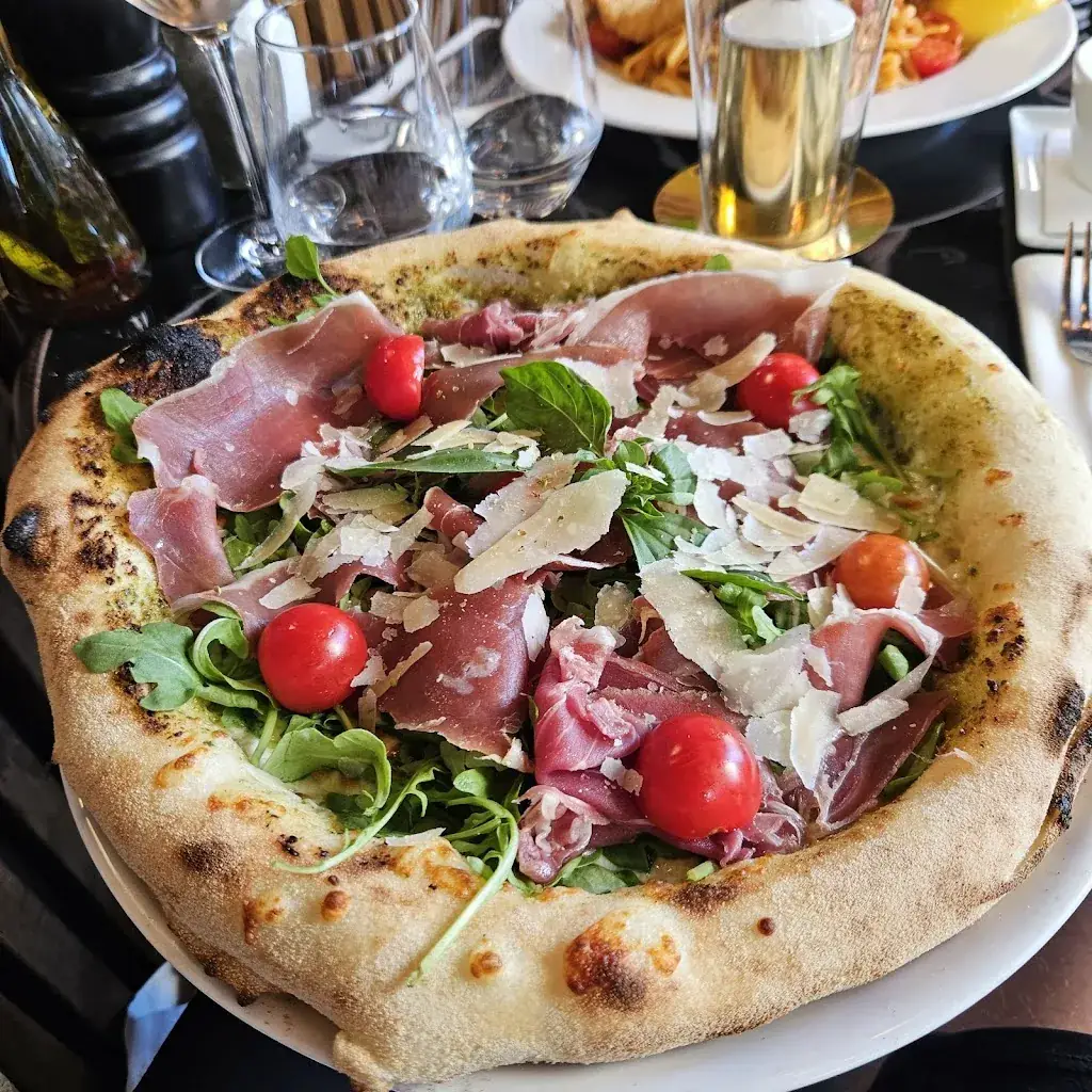 Gloria_Neuilly-sur-Seine_slider_image_3