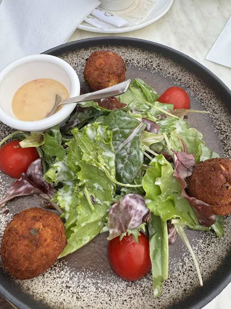 Taleb Sarra_Le Gamin de Poissy_Poissy_review