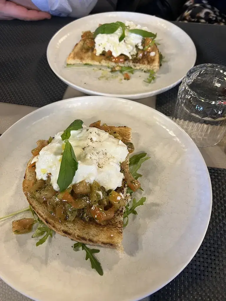 Helene Blondiaux_LA BELLA VITA : RESTAURANT ITALIEN - SALLE DE RECEPTION_Pierrelaye_review