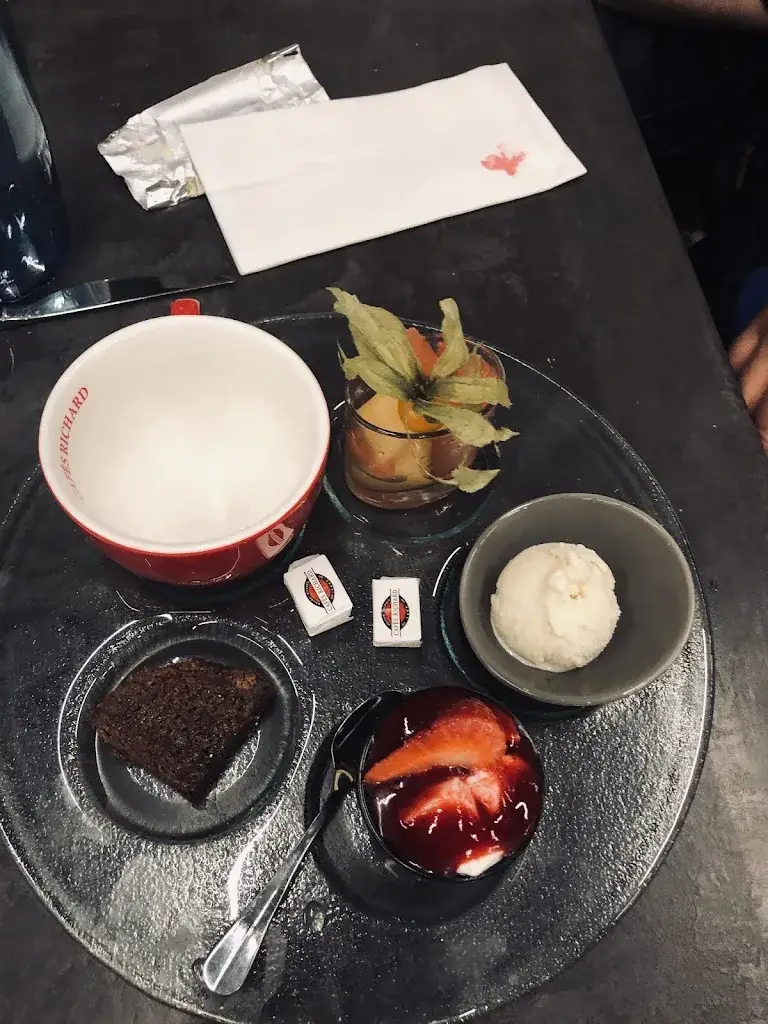 Elie Meyer_L'arbre Blanc_Pontoise_Bewertung