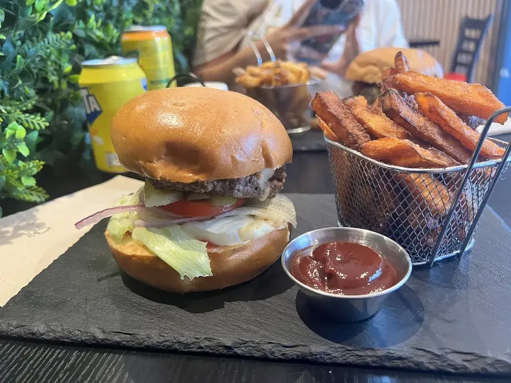 Charlie's factory_Pontcarré_slider_image_3