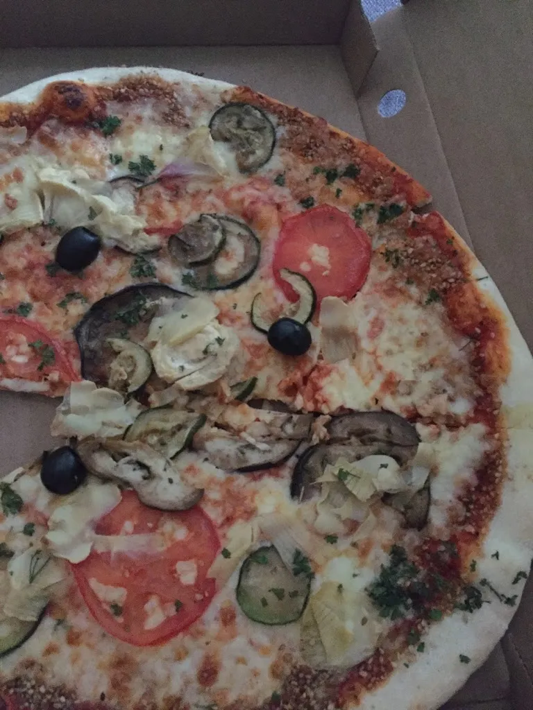 Stars Mad_in_Sky_Pizzeria Pizzalino_Allinges_review