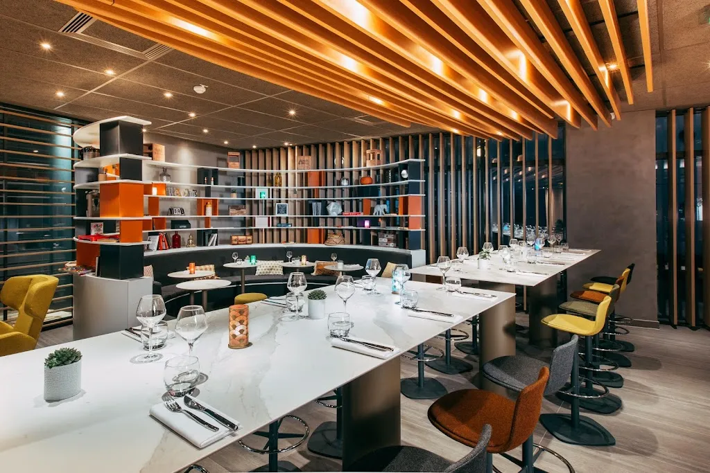 Globe Cro-Coeur restaurant in Orly