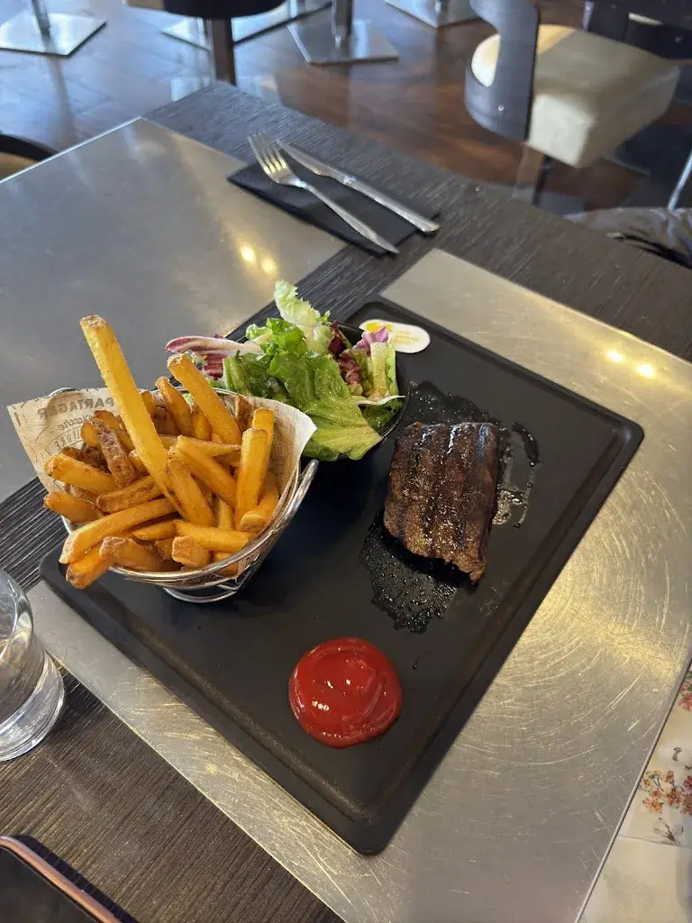 Jackson Trim_Red restaurant express d'Hippo_Paray-Vieille-Poste_review