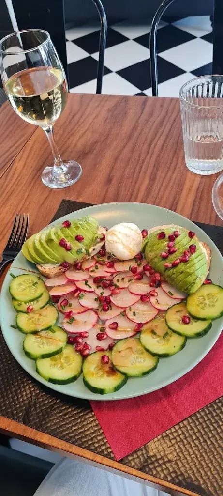 K F Ng_La Maison Blanche_Rambouillet_review