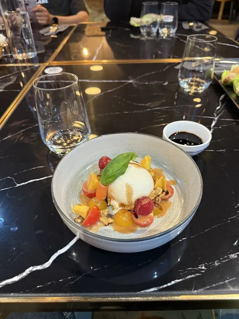 Youssef Khalfaoui_LE P’TIT PARIS_Noisy-le-Sec_review