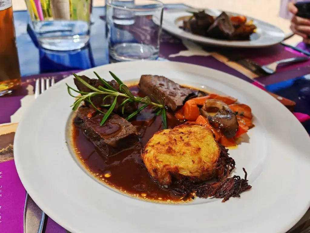 Domaine de la Madone - Auberge- Beaujolais Winegrower_Fleurie_slider_image_3