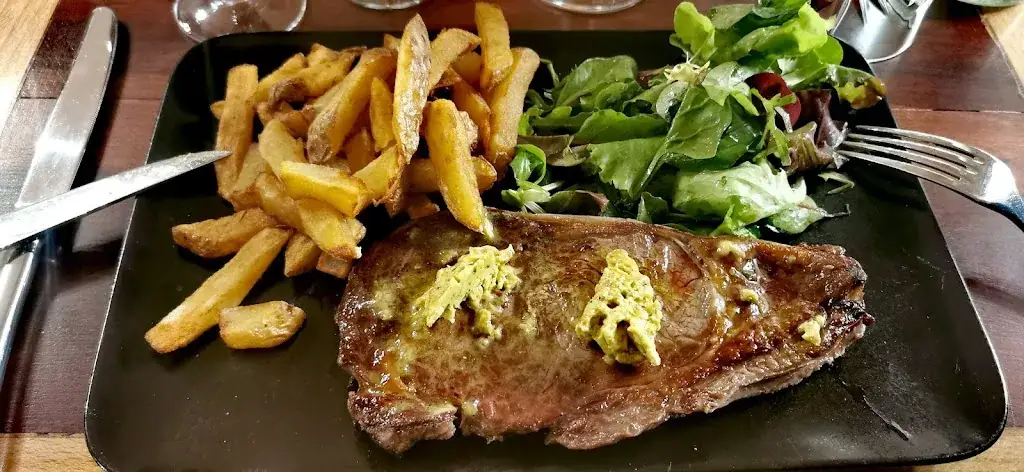 Chez Paulette_Fleurie_slider_image_2