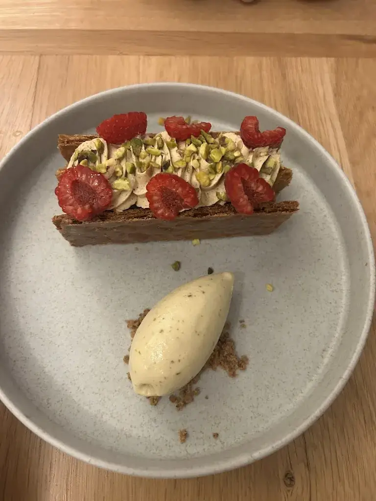 Tom Hackett_Et Toque ! Restaurant Suresnes / Puteaux_Suresnes_review